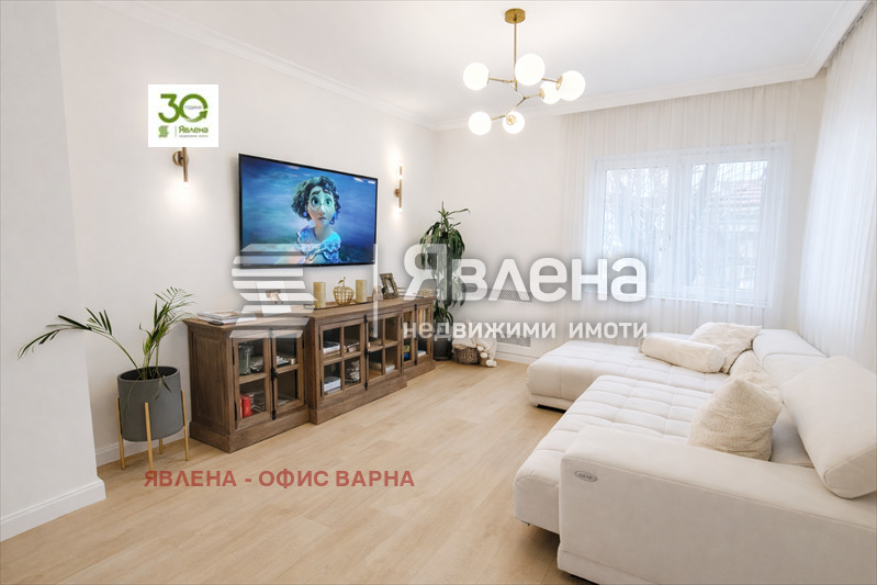 Продава ЕТАЖ ОТ КЪЩА, гр. Варна, Гръцка махала, снимка 3 - Етаж от къща - 53515536