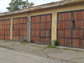 Bâtiment industriel Skladova baza, Vratsa