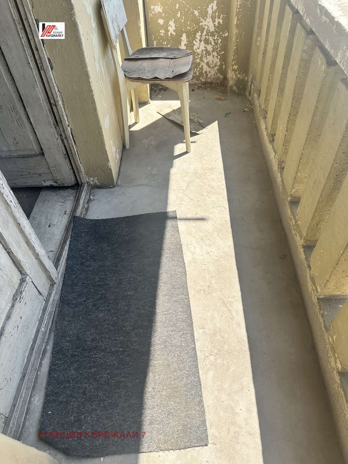 Продава 3-СТАЕН, гр. Кърджали, Център, снимка 9 - Апартаменти - 54022536