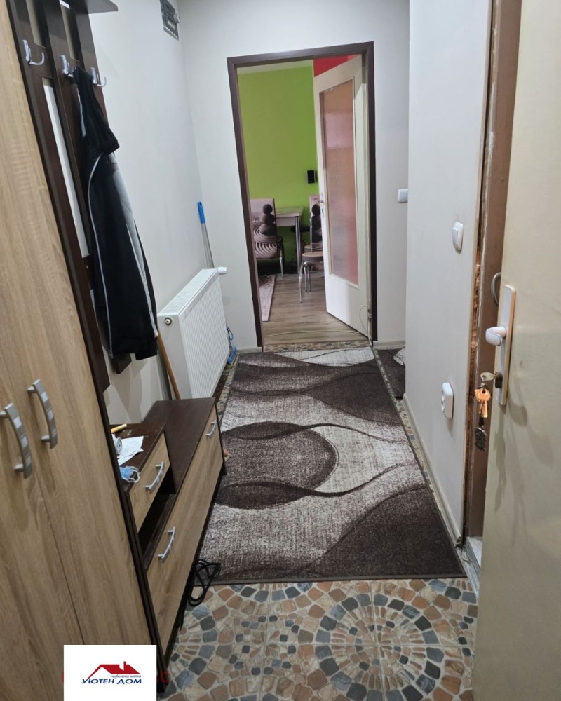 De vânzare  1 dormitor Șumen , Traciia , 60 mp | 98604397