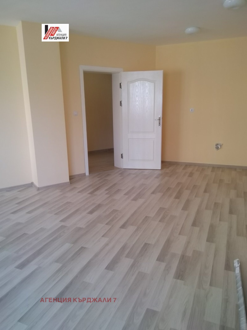 Продава  2-стаен град Кърджали , Възрожденци , 79 кв.м | 23607195