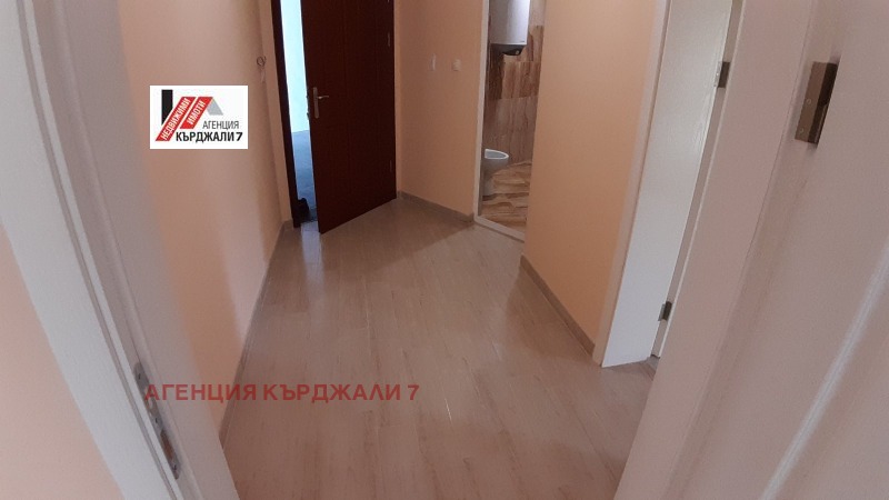 Продава  2-стаен град Кърджали , Възрожденци , 79 кв.м | 23607195 - изображение [9]
