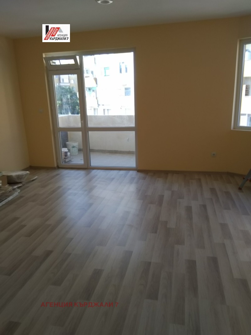 Продава  2-стаен град Кърджали , Възрожденци , 79 кв.м | 23607195 - изображение [14]