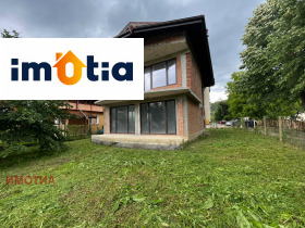 КЪЩА, 222 m2