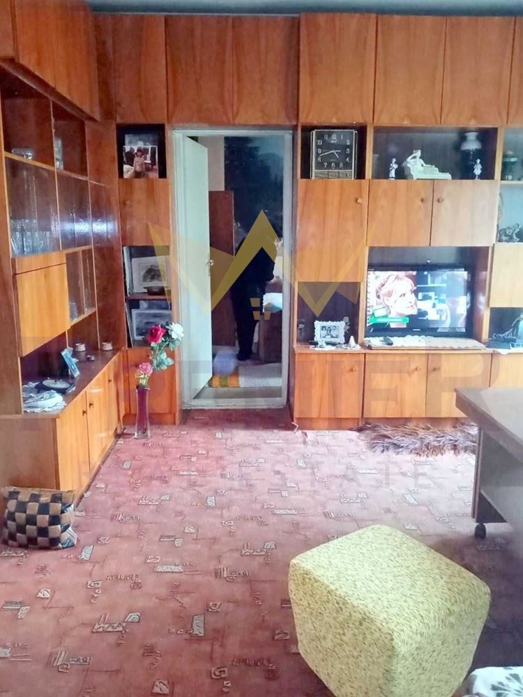 Продава 4-СТАЕН, гр. Пловдив, Прослав, снимка 13 - Апартаменти - 56019618