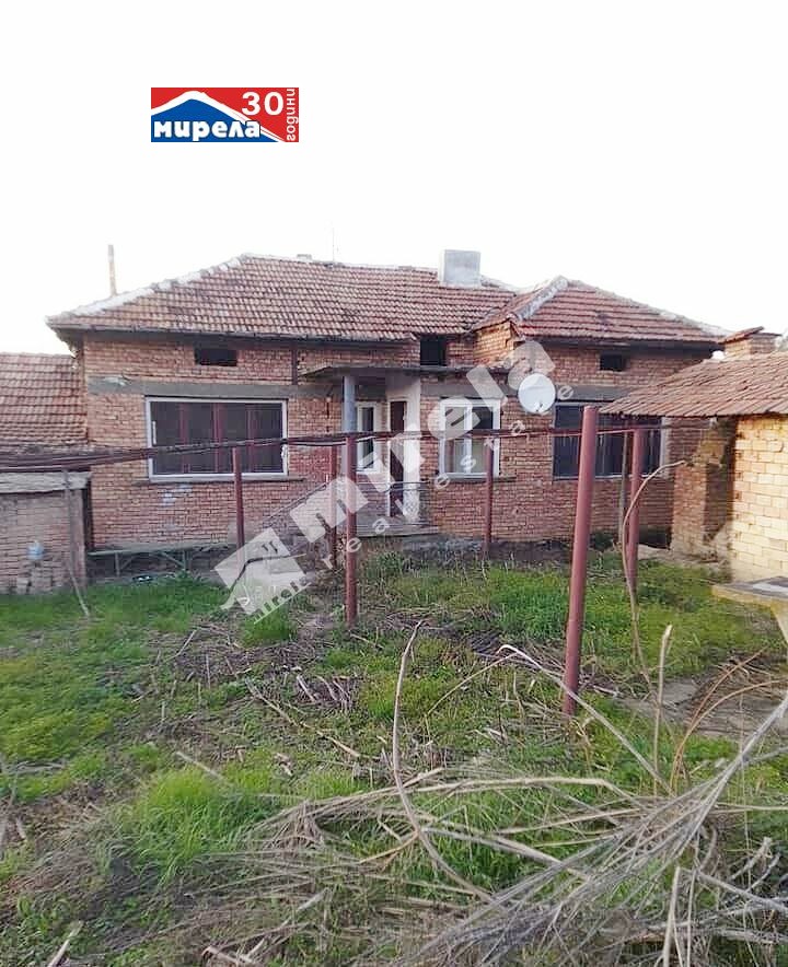 Продава  Къща, област Велико Търново, с. Сломер • 11 000 EUR • ID 61297107 — holmes.bg - [1] 