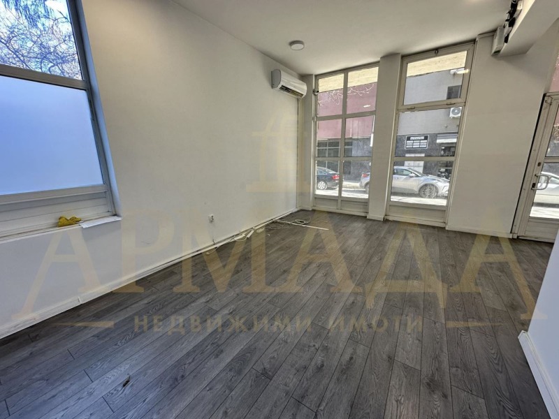 Продава  Магазин град Пловдив , Център , 94 кв.м | 76528823 - изображение [2]