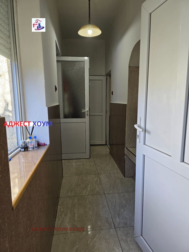 Продава  Етаж от къща град Шумен , Център , 120 кв.м | 76448135 - изображение [4]