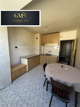 1 chambre Chirok tsentar, Pleven