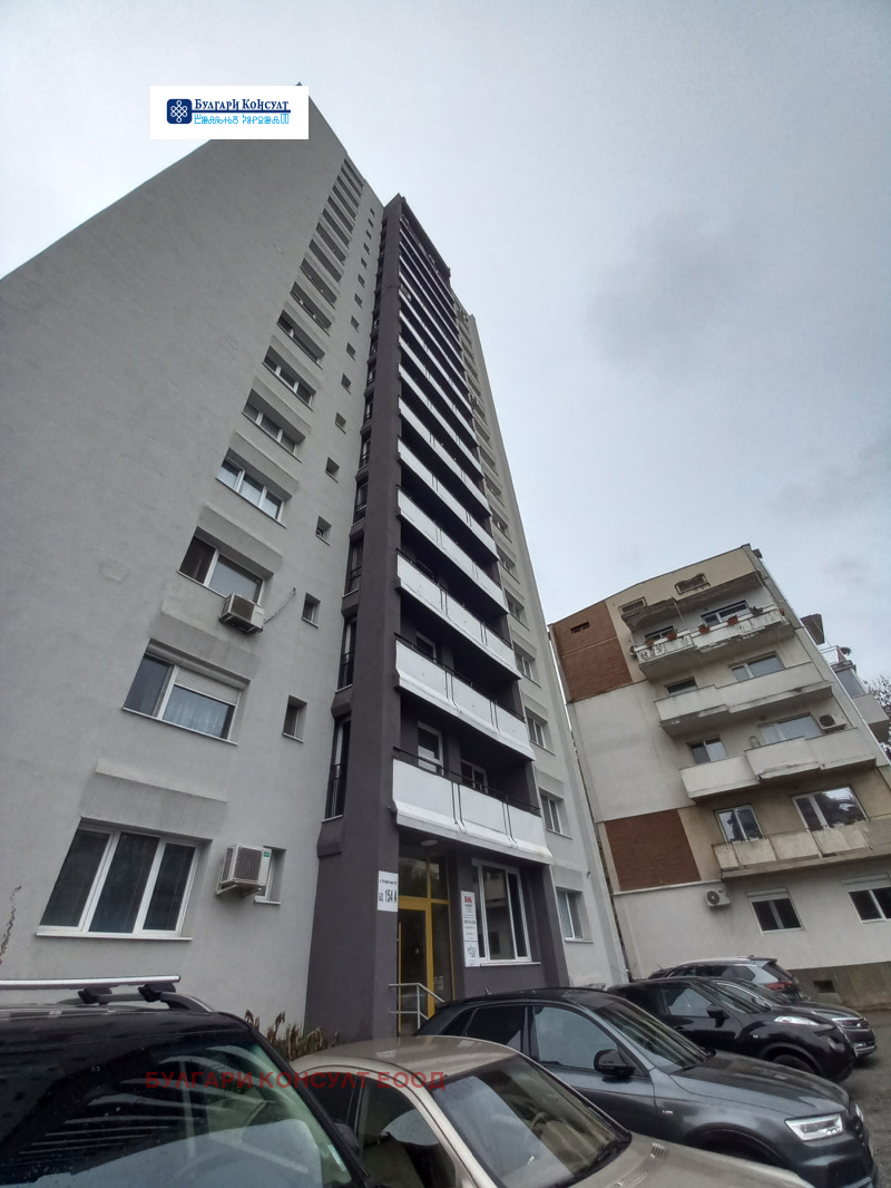 Продава 4-СТАЕН, гр. София, Изток, снимка 2 - Апартаменти - 52294989