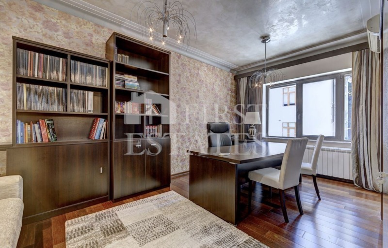 Te koop  Kantoor Sofia , Tsentar , 220 m² | 55296677 - afbeelding [2]