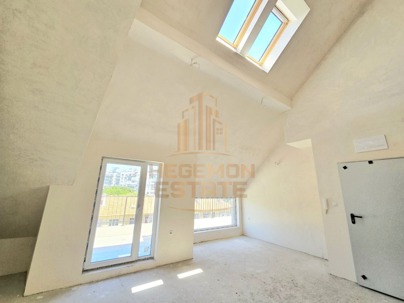 Продава МЕЗОНЕТ, гр. Варна, Бизнес хотел, снимка 2 - Апартаменти - 55023166