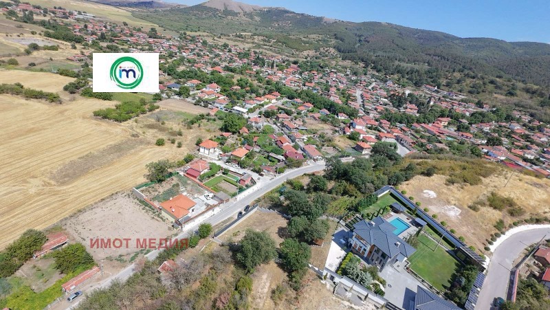 Продава ПАРЦЕЛ в област Пазарджик, с. Дебръщица - 937 кв.м / 53 000 € » 103 658.99 лв., ИМОТ МЕДИЯ