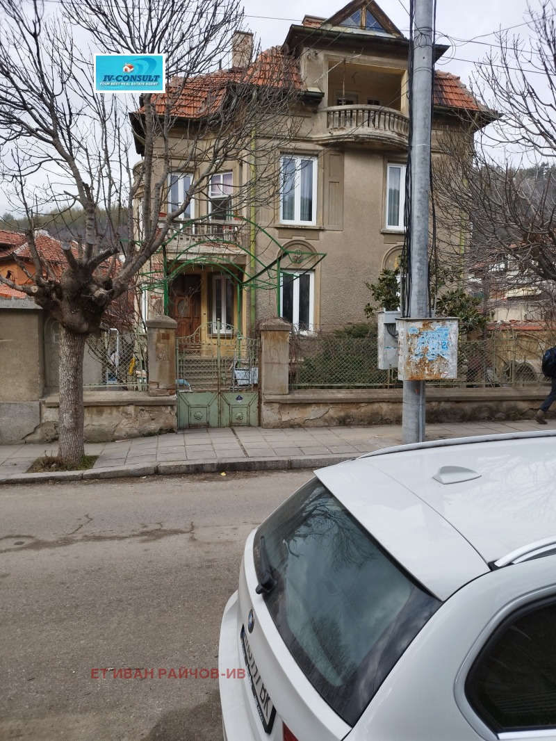 Продава ЕТАЖ ОТ КЪЩА в област Кюстендил, гр. Дупница - 255 кв.м / 140 000 € » 273 816.20 лв., ЕТ ИВАН РАЙЧОВ-ИВ