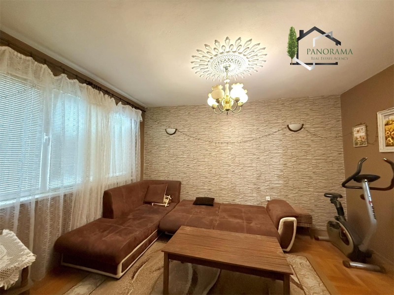 Продава ЕТАЖ ОТ КЪЩА в област Шумен, гр. Велики Преслав - 220 кв.м / 129 000 € » 252 302.07 лв., ПАНОРАМА