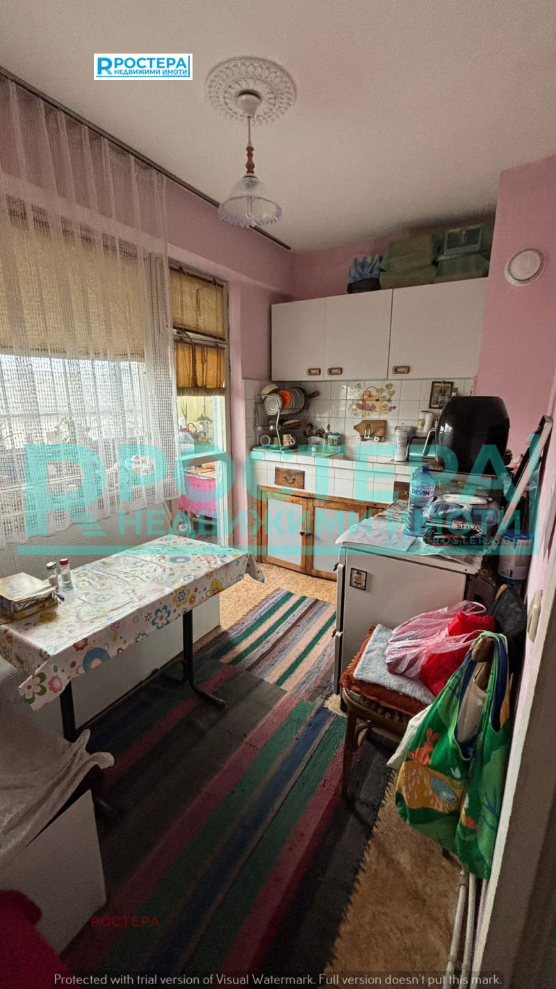 Продава 2-СТАЕН, гр. Търговище, Запад 3, снимка 4 - Апартаменти - 52659789