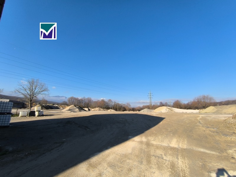 Продава ПРОМ. ПОМЕЩЕНИЕ, гр. Мездра, област Враца, снимка 6 - Производствени сгради - 52751676