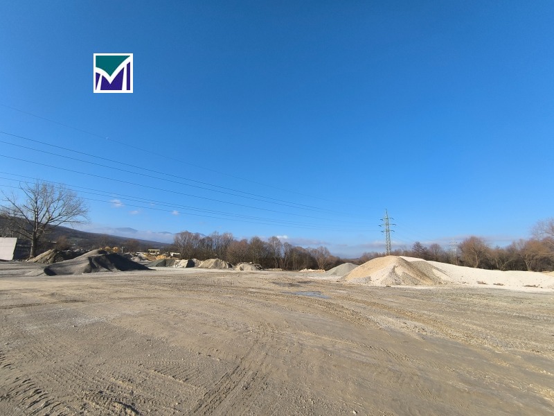 Продава ПРОМ. ПОМЕЩЕНИЕ, гр. Мездра, област Враца, снимка 9 - Производствени сгради - 52751676