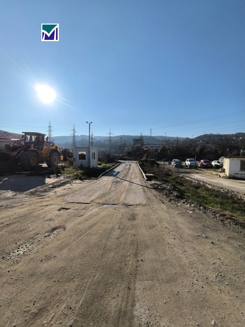 Продава ПРОМ. ПОМЕЩЕНИЕ, гр. Мездра, област Враца, снимка 10 - Производствени сгради - 52751676