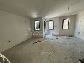 1 chambre Kolhozen pazar, Varna 1