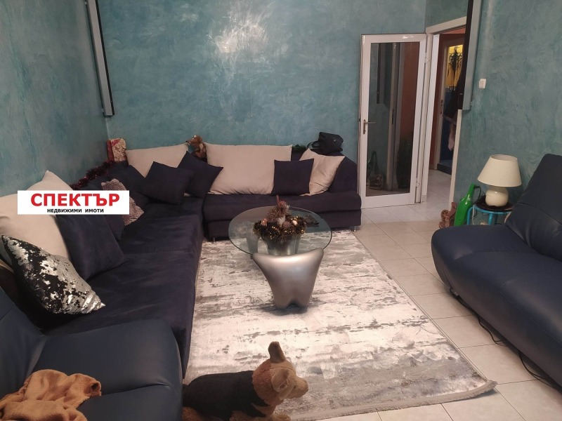 Продава 2-СТАЕН, гр. Перник, Изток, снимка 2 - Aпартаменти - 39434218