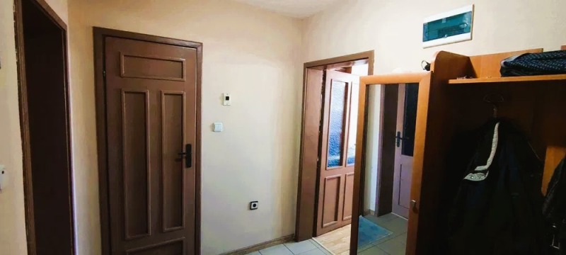 Продава 2-СТАЕН, гр. Варна, Лятно кино Тракия, снимка 3 - Aпартаменти - 48618904