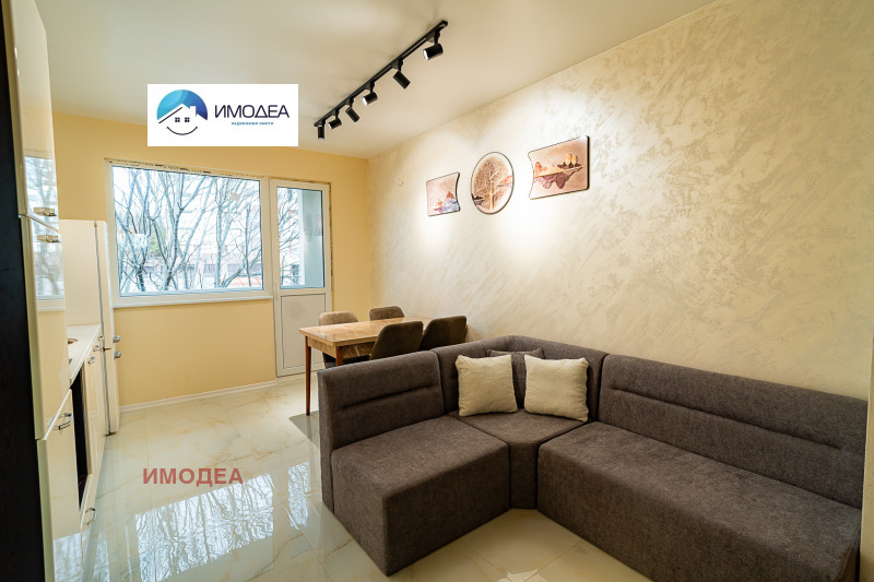 Продава 3-СТАЕН, гр. Велико Търново, Акация, снимка 2 - Апартаменти - 52520400