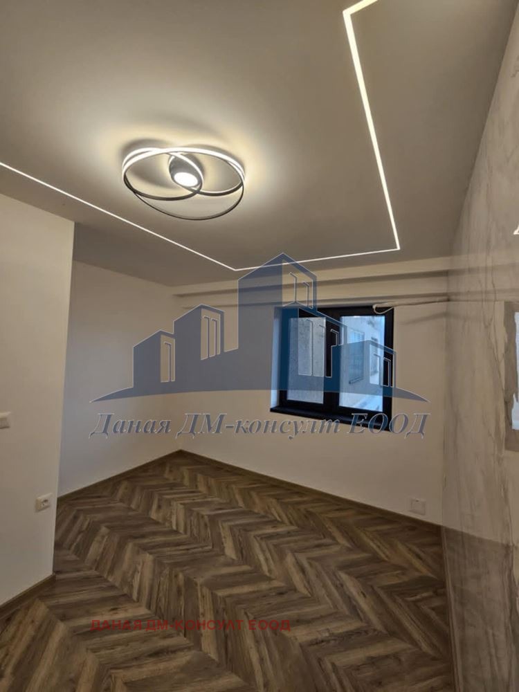 Продава 3-СТАЕН, гр. Шумен, Боян Българанов 1, снимка 3 - Апартаменти - 55095122