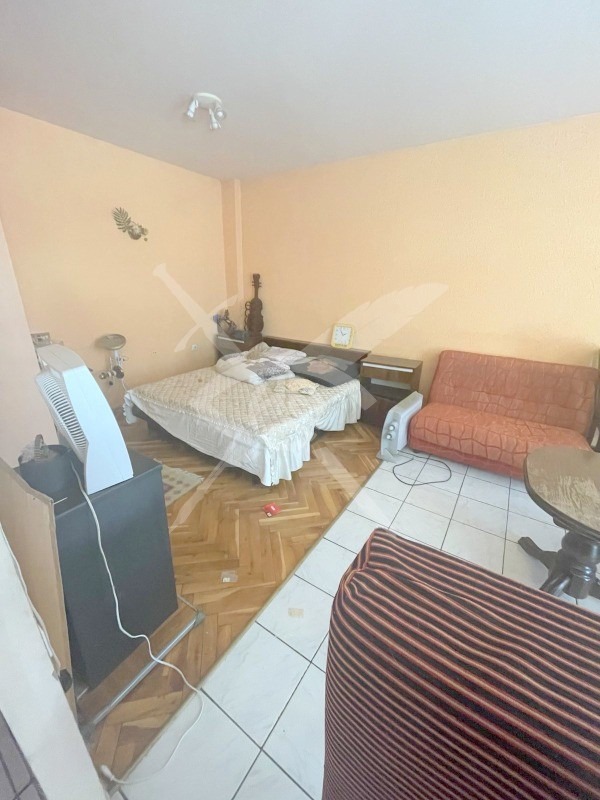 Zu verkaufen  3+ Schlafzimmer region Burgas , Karnobat , 121 qm | 94433927 - Bild [2]