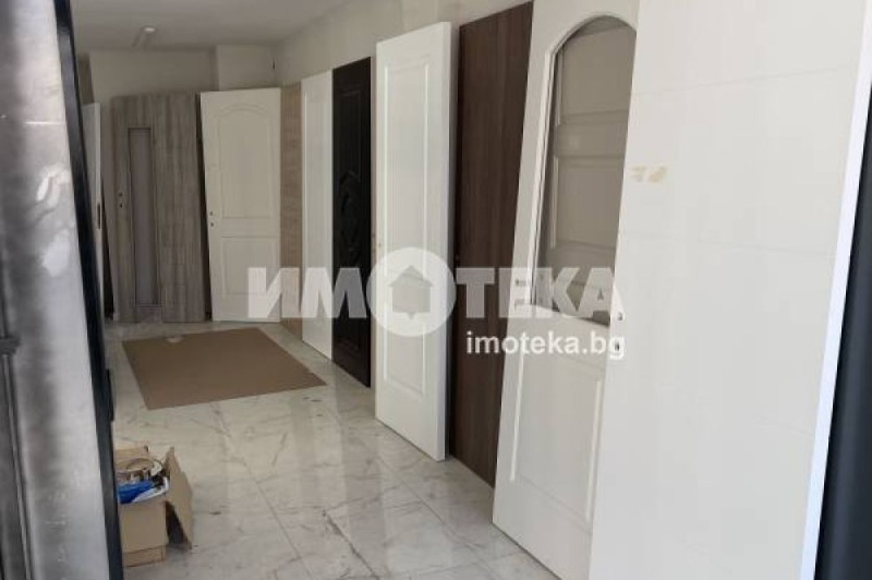 Продава ОФИС, гр. Пловдив, Гагарин, снимка 2 - Офиси - 46363535