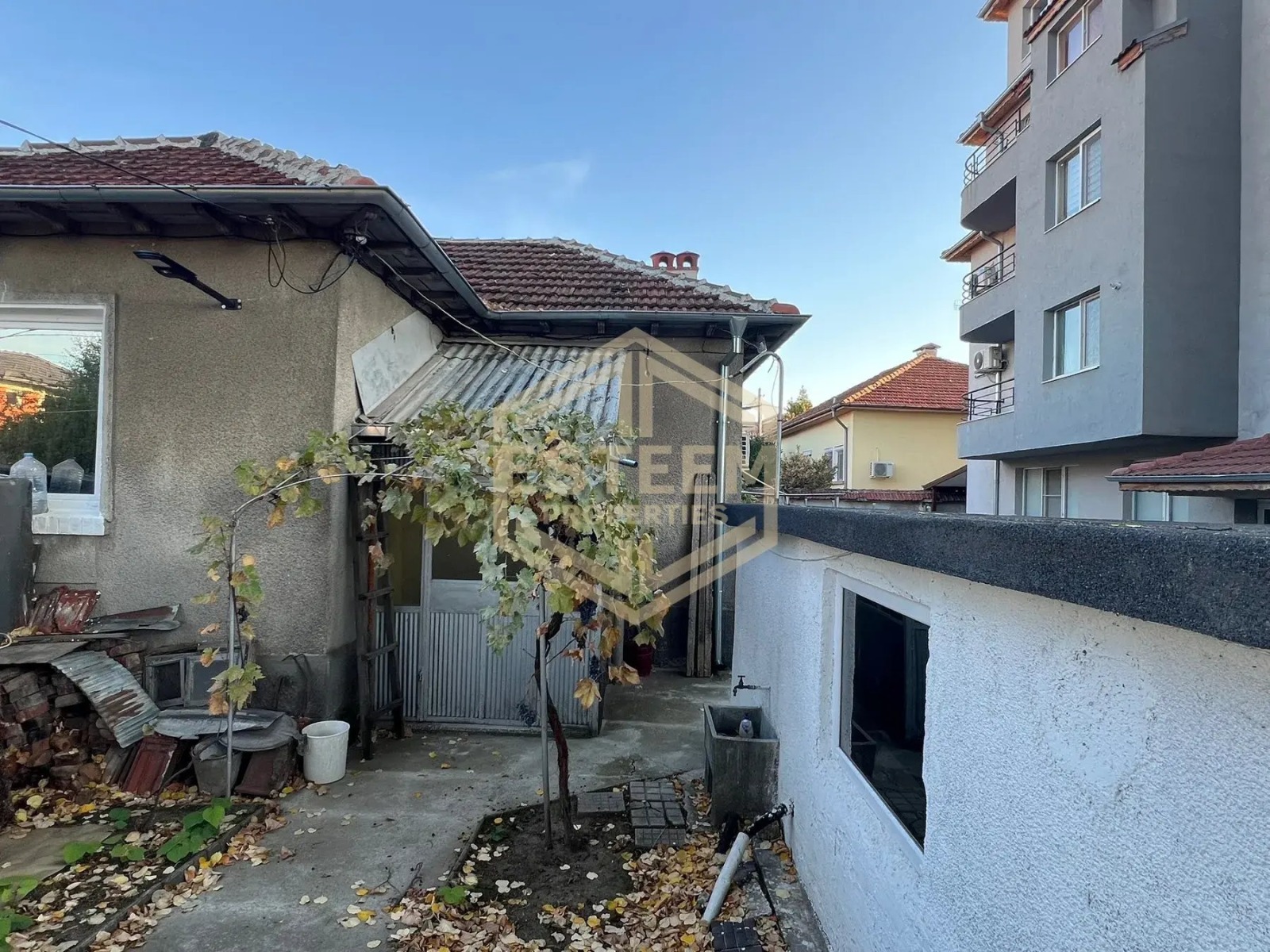 Продава КЪЩА, гр. Русе, Родина 3, снимка 17 - Къщи - 56625711