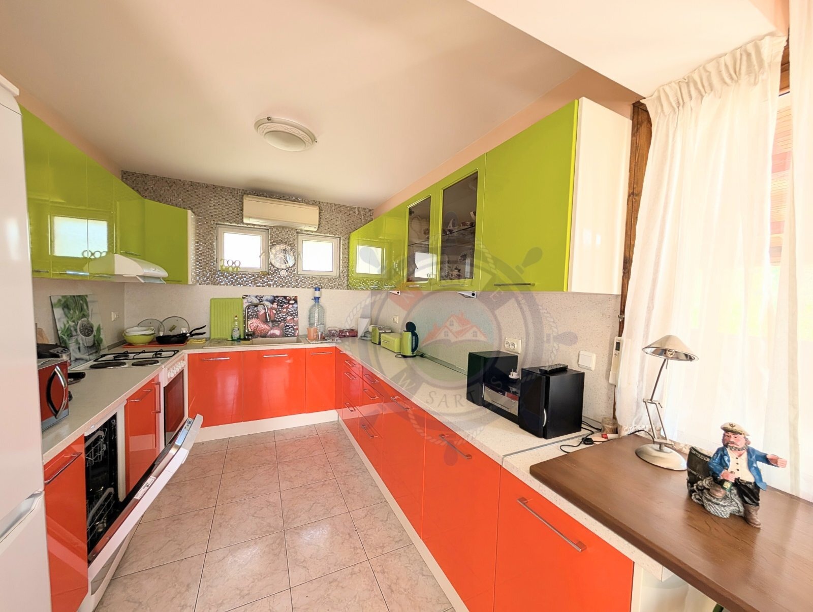 Продава КЪЩА, гр. Балчик, област Добрич, снимка 8 - Къщи - 55117865