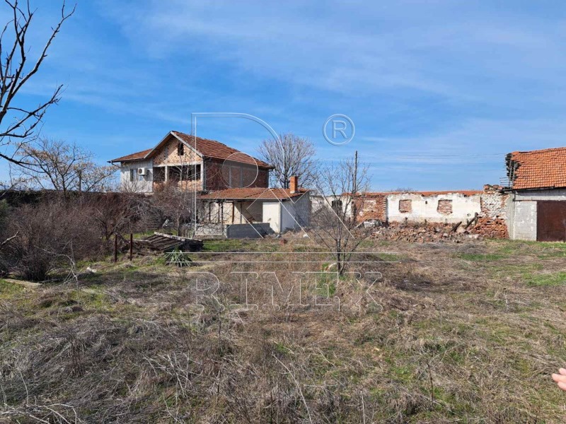 Продава ПРОМ. ПОМЕЩЕНИЕ в област Пловдив, с. Цалапица - 697 кв.м / 127 822.97 € » 250 000 лв., РИМЕКС ИМОТИ