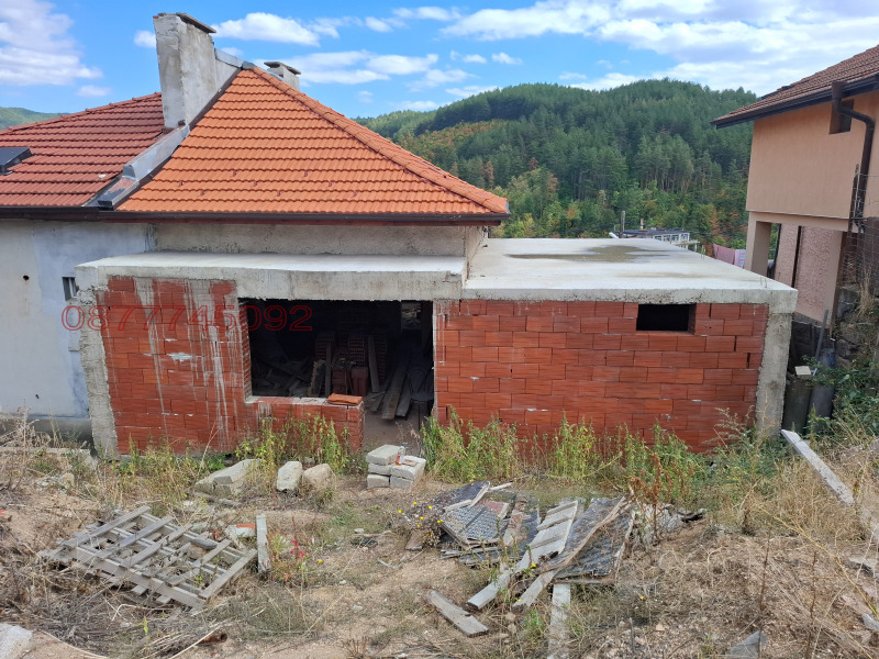 Te koop  Huis regio Sofia , Momin prochod , 140 m² | 69688796 - afbeelding [2]