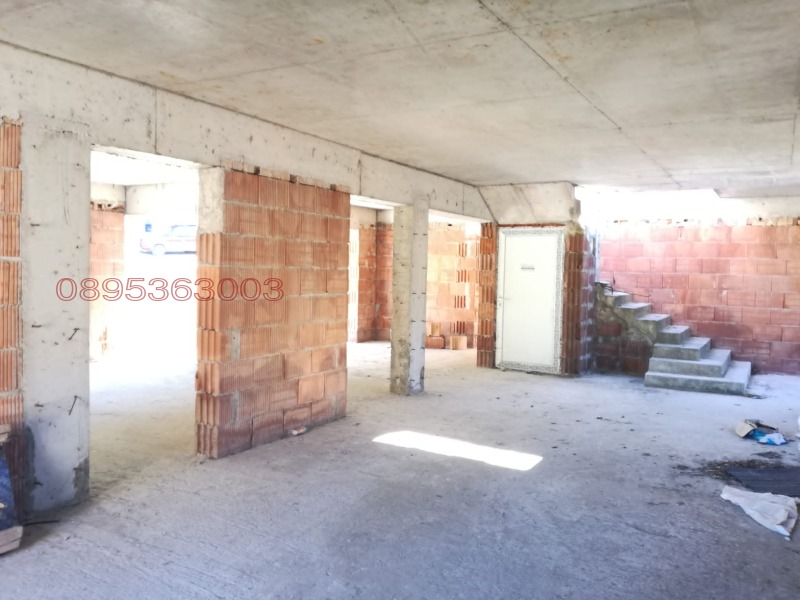 Продава КЪЩА, гр. Шумен, Център, снимка 2 - Къщи - 52754496