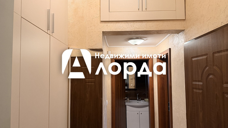 Продава 2-СТАЕН, гр. София, Център