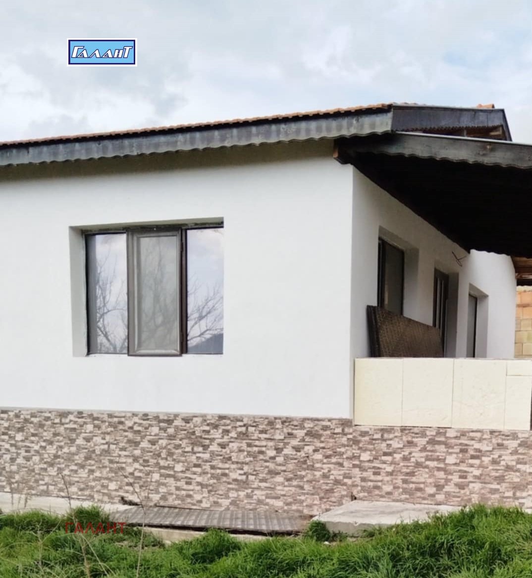 Продава КЪЩА, с. Кипра, област Варна