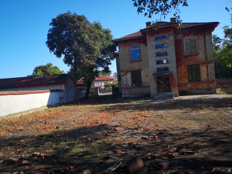 Продава КЪЩА в област Хасково, с. Брод - 1000 кв.м / 56 242.11 € » 110 000 лв.