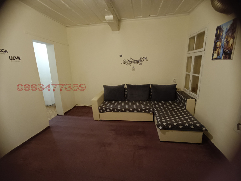 Продава КЪЩА, гр. Велико Търново, Център, снимка 2 - Къщи - 52785335