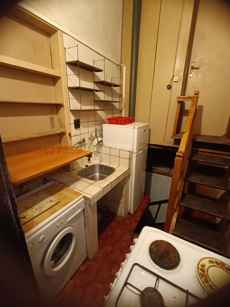 Продава КЪЩА, гр. Велико Търново, Център, снимка 7 - Къщи - 52785335