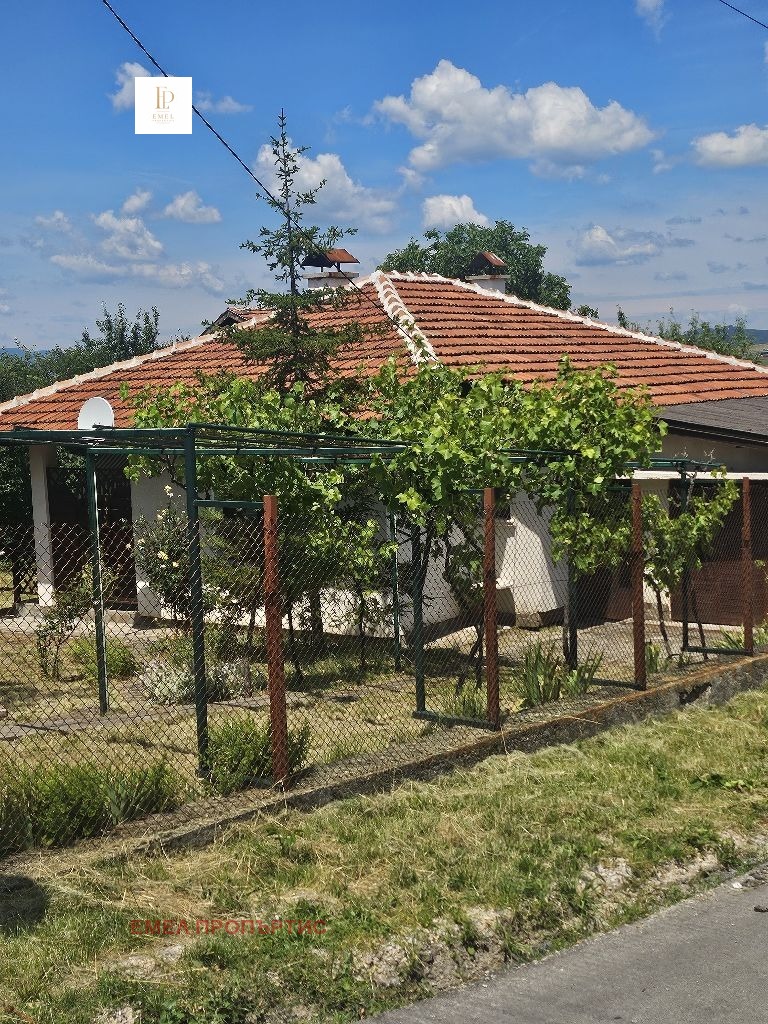 Продава КЪЩА, с. Бабица, област Перник