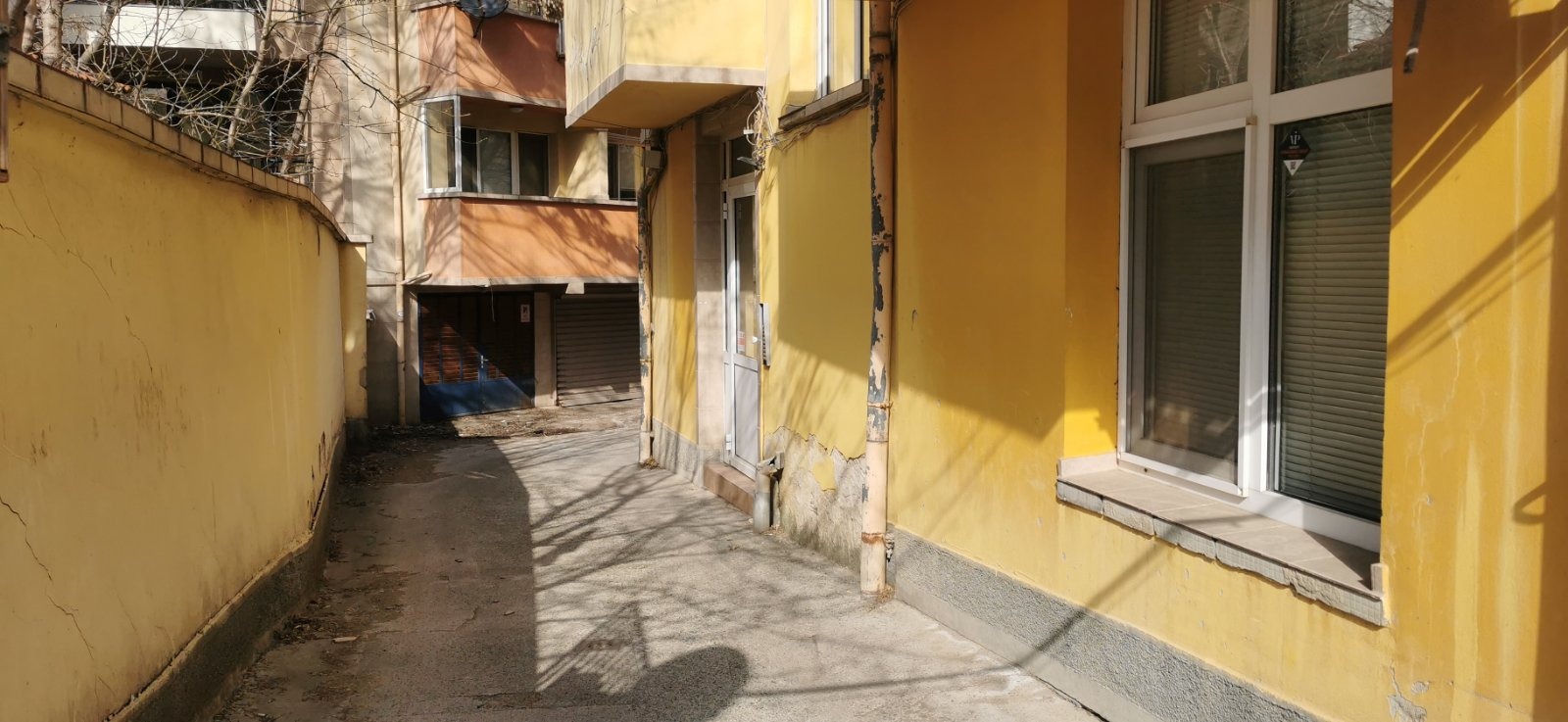 Продава ГАРАЖ, ПАРКОМЯСТО, гр. Пловдив, Център