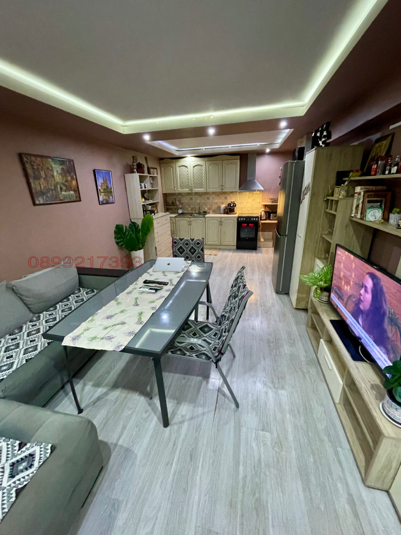 Продава 3-СТАЕН, гр. Русе, Родина 2, снимка 3 - Апартаменти - 53577479