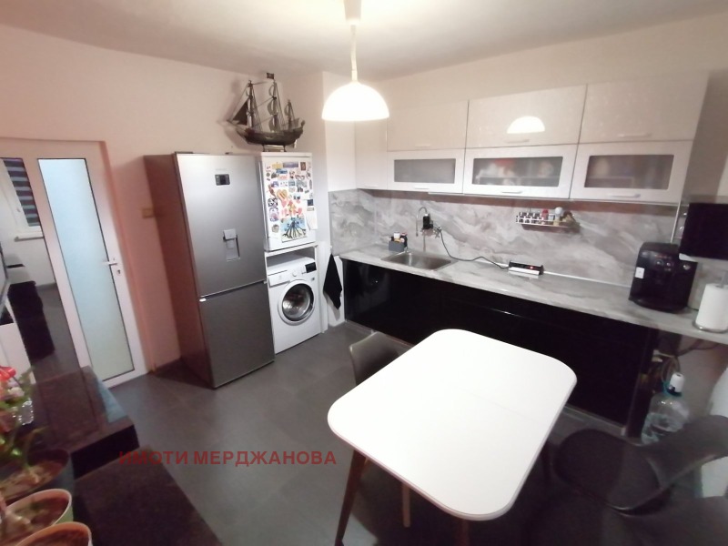 De vânzare  3 dormitoare Stara Zagora , Aiazmoto , 83 mp | 17827721 - imagine [5]