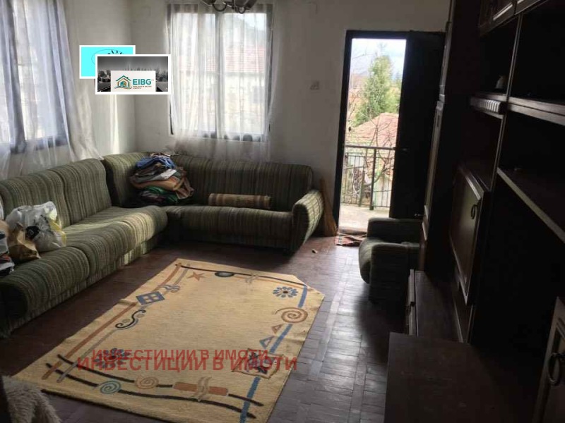 Продава КЪЩА, с. Шишковци, област Кюстендил, снимка 2 - Къщи - 53396232