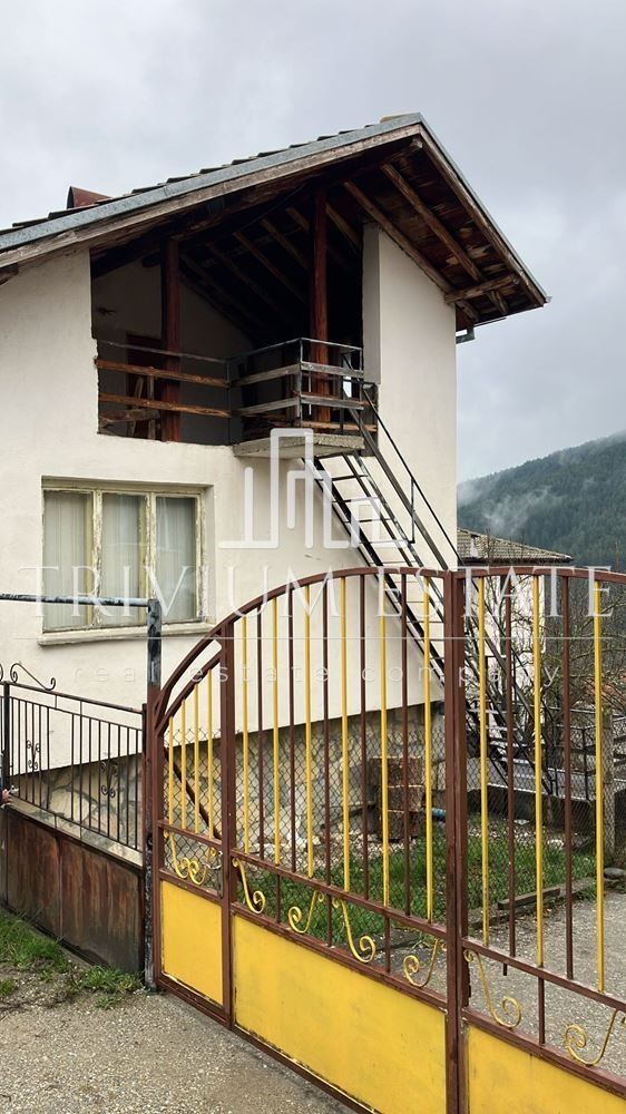 Продава КЪЩА, с. Орехово, област Смолян, снимка 2 - Къщи - 54216222