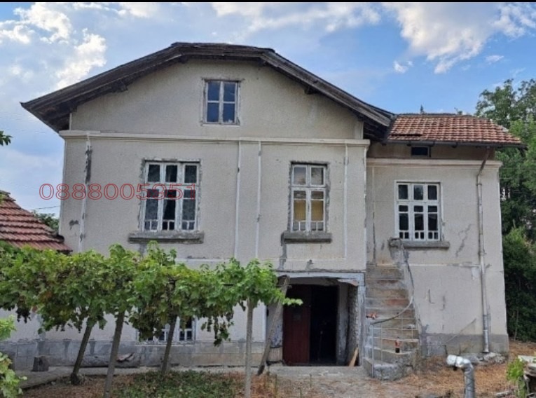 Продава КЪЩА, гр. Летница, област Ловеч