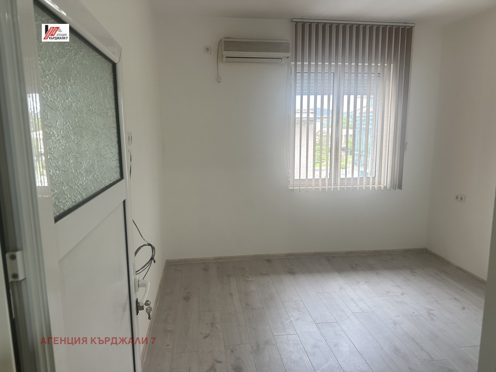 Продава 2-СТАЕН, гр. Кърджали, Център, снимка 7 - Апартаменти - 54718381