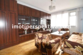 Продажба на етажи от къща в град Пловдив - изображение 14 