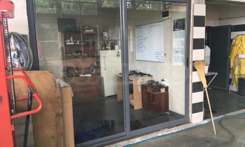 Продава ПРОМ. ПОМЕЩЕНИЕ, гр. Карнобат, област Бургас, снимка 13 - Производствени сгради - 52322993